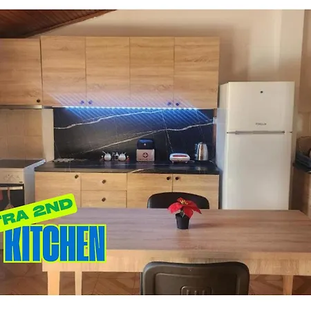אכסניה Topo טיראנה